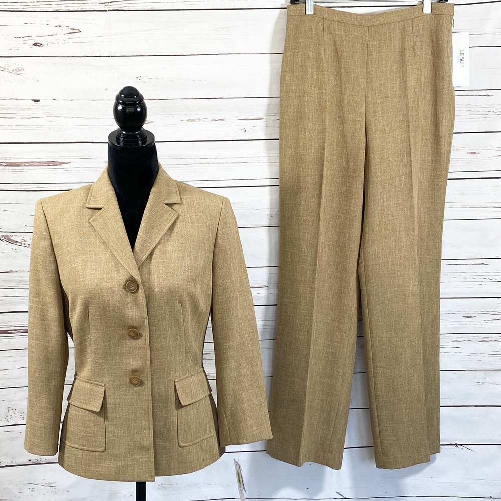 Le Suit‎ Women's 2PC Pant Suit Blazer Buttons Camel Out Of Africa Size 8 NWT